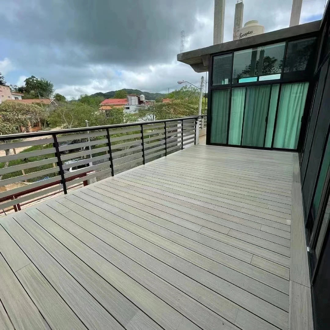 Pavimentazione WPC per Esterni – Decking in Composito Legno-Plastica